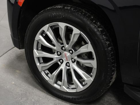 Used 2023 GMC Yukon Denali w/ Advanced Technology Package image 10