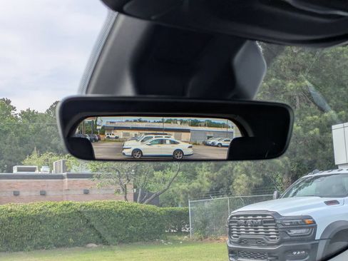 Used 2025 Jeep Grand Cherokee Limited RWD image 25