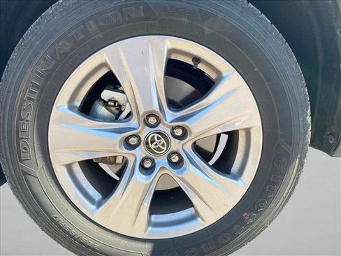 Used 2025 Toyota RAV4 XLE FWD image 30