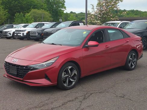 Certified 2023 Hyundai Elantra SEL w/ Convenience Package FWD image 7