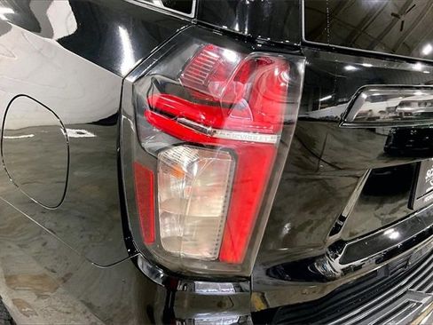 Used 2021 Chevrolet Tahoe Z71 image 31