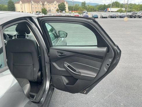 Used 2012 Ford Focus SE w/ Interior Protection Pkg FWD image 28