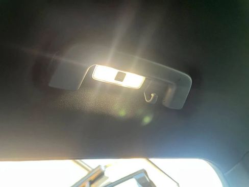 Used 2017 Lincoln MKC Premiere image 25