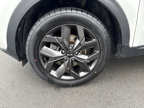 Certified 2022 Kia Sportage LX w/ LX AWD Value Edition Package image 11
