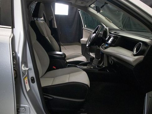 Used 2016 Toyota RAV4 XLE image 16