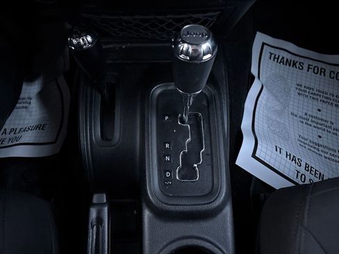 Used 2018 Jeep Wrangler Unlimited Sport S image 27