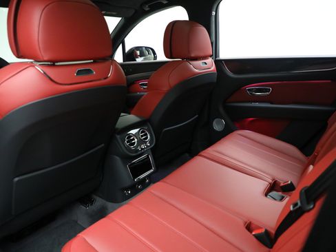 New 2025 Bentley Bentayga image 22
