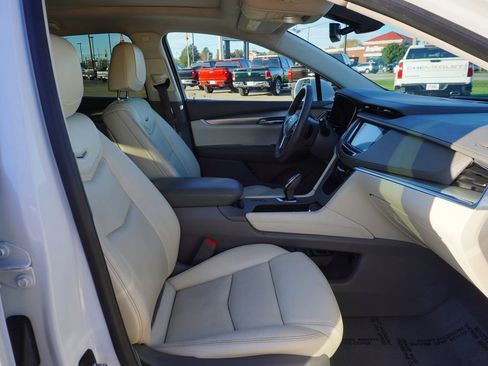 Used 2018 Cadillac XT5 Luxury w/ LPO, Sport Package image 31