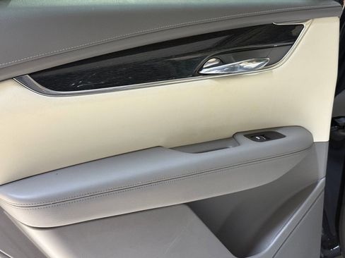 Used 2022 Cadillac XT6 Premium Luxury w/ Technology Package image 20