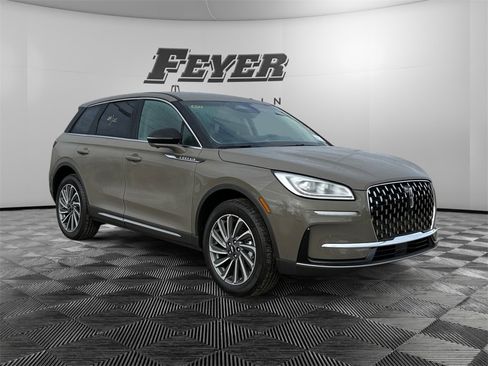 Used 2025 Lincoln Corsair Reserve image 7