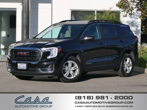 Used 2022 GMC Terrain SLE w/ Driver Convenience Package image 1