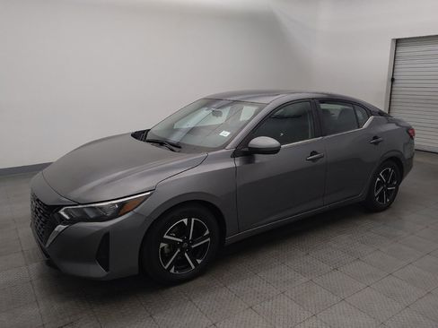 Used 2024 Nissan Sentra SV image 2