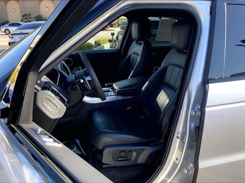 Used 2020 Land Rover Range Rover Sport HST image 8