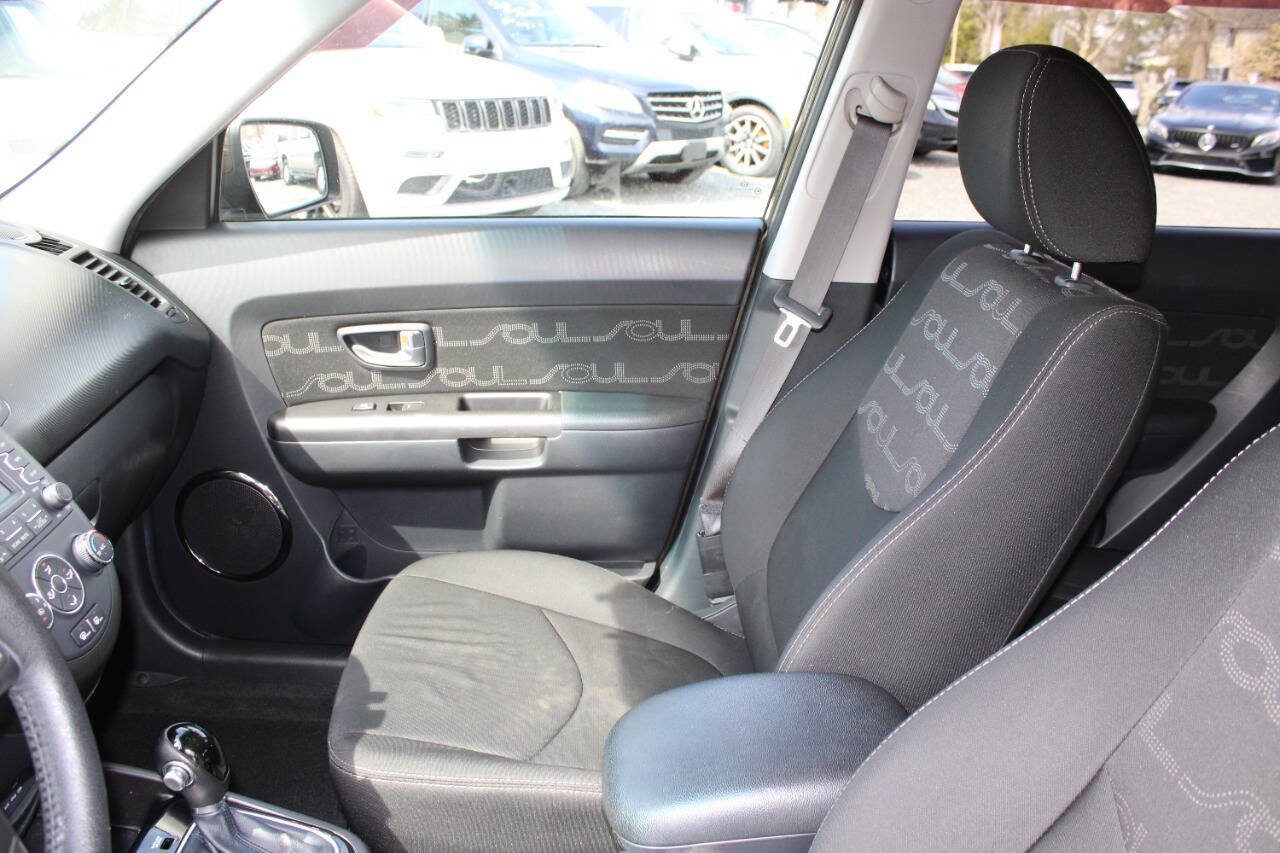 Used 2012 Kia Soul + FWD image 14
