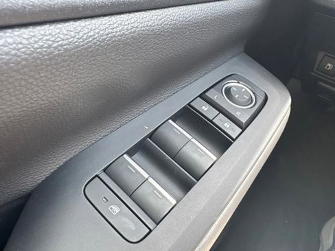 New 2026 Toyota Prius Plug-In Hybrid FWD image 17