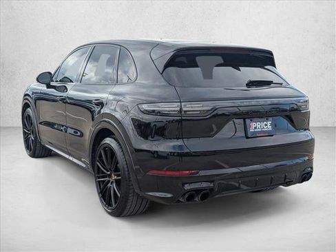 Used 2021 Porsche Cayenne Turbo image 3