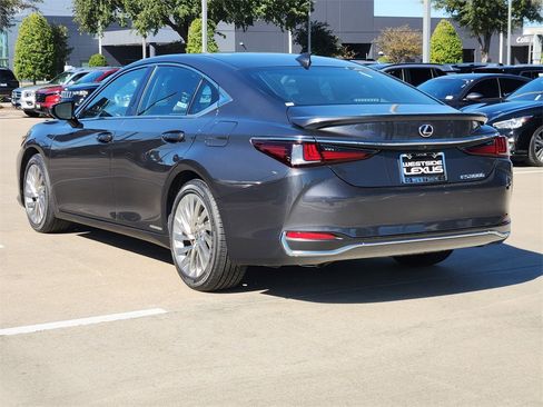 Used 2022 Lexus ES 300h Ultra Luxury image 5