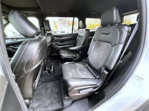 Certified 2024 Jeep Grand Cherokee L Altitude image 20