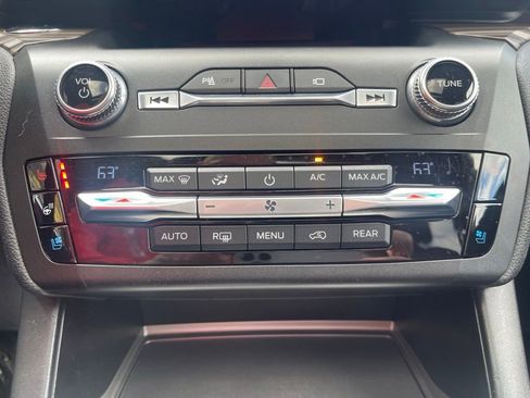 Used 2020 Ford Explorer Limited AWD/4WD image 10