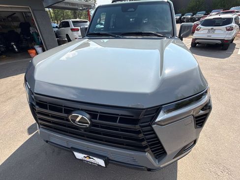 Used 2026 Lexus GX 550 w/ Accessory Package (2T) AWD/4WD image 9