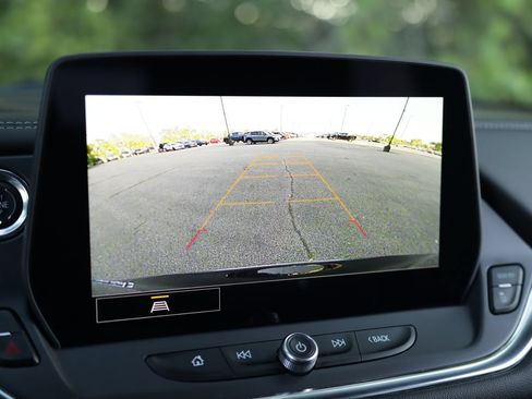 Used 2025 Chevrolet Blazer LT FWD image 14