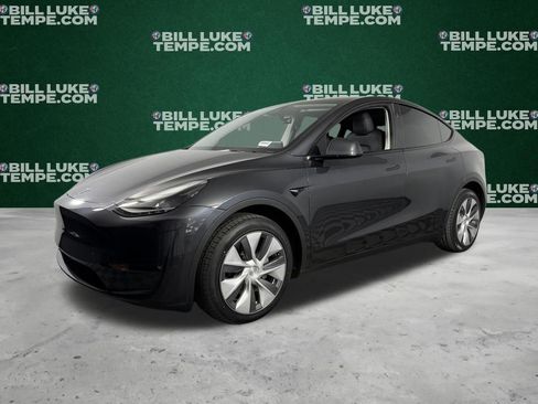Used 2024 Tesla Model Y Long Range AWD/4WD image 3