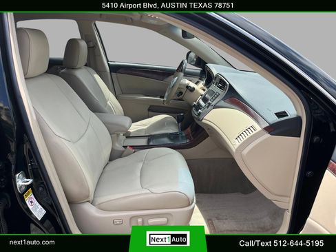 Used 2011 Toyota Avalon Limited FWD image 28