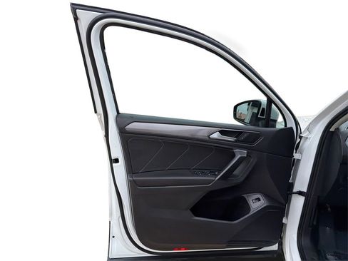 Used 2022 Volkswagen Tiguan SE FWD image 20