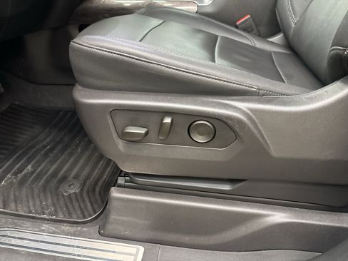 Used 2024 Chevrolet Silverado 1500 LTZ AWD/4WD image 15