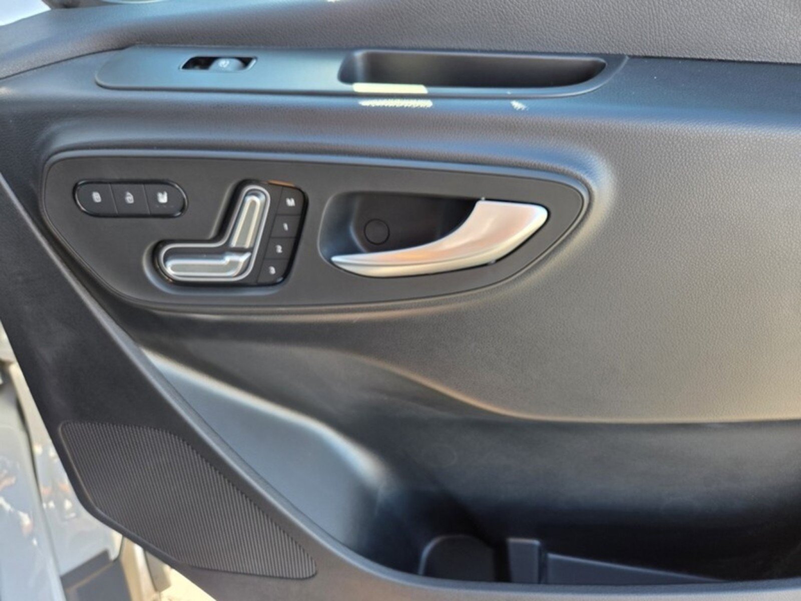 Used 2024 Mercedes-Benz Sprinter 4500 image 22