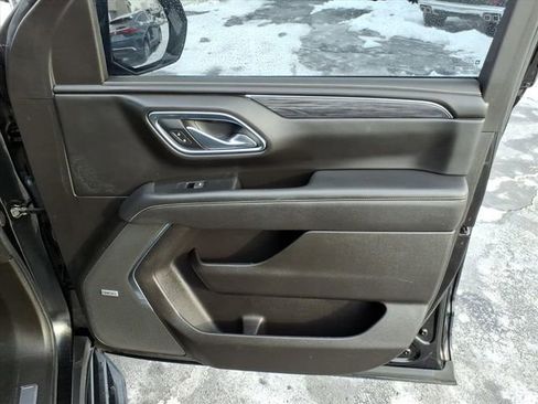 Used 2021 GMC Yukon SLT w/ SLT Premium Package image 28