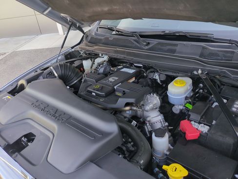 Used 2024 RAM 2500 Big Horn image 34