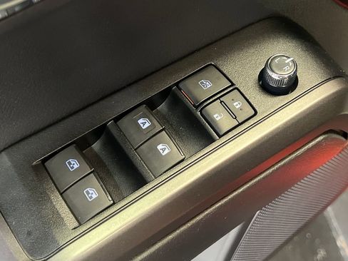 Used 2018 Toyota Tacoma TRD Off-Road image 34