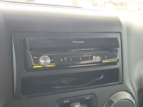 Used 2016 Jeep Wrangler Unlimited Sport w/ Quick Order Package 24S image 22