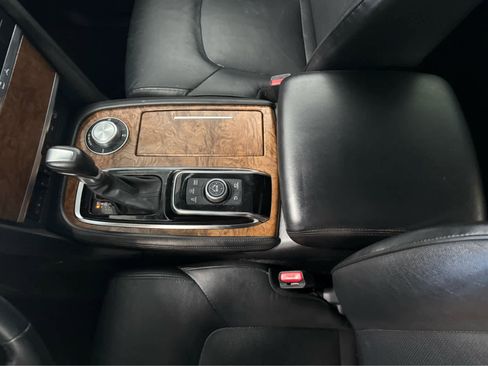 Used 2022 Nissan Armada SL w/ Captain's Chairs Package AWD/4WD image 23