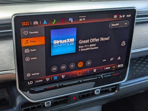 Used 2025 Volkswagen ID. Buzz Pro S Plus RWD image 33