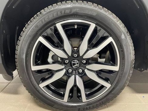 Used 2021 Honda Pilot Touring image 10
