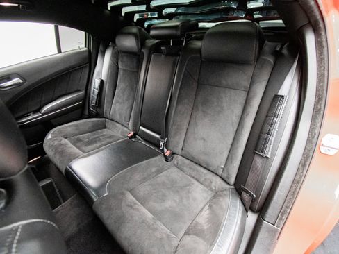 Used 2017 Dodge Charger R/T Scat Pack w/ Beats Audio Group RWD image 29