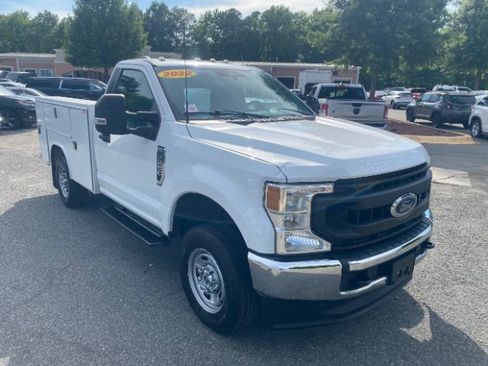 Used 2022 Ford F250 XL w/ Power Equipment Group AWD/4WD image 4