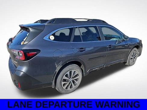 Used 2022 Subaru Outback Premium image 5