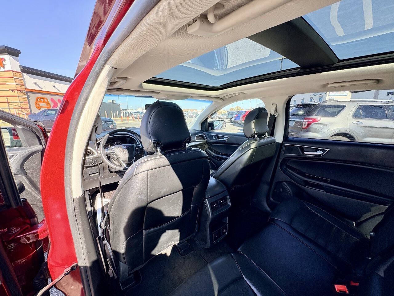 Used 2017 Ford Edge SEL w/ Equipment Group 201A AWD/4WD image 26