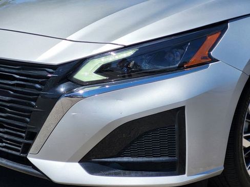 Certified 2023 Nissan Altima 2.5 SL FWD image 5