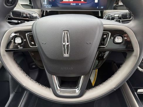 Used 2026 Lincoln Corsair Premiere image 28