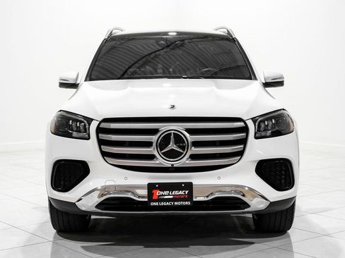Used 2024 Mercedes-Benz GLS 450 4MATIC image 2
