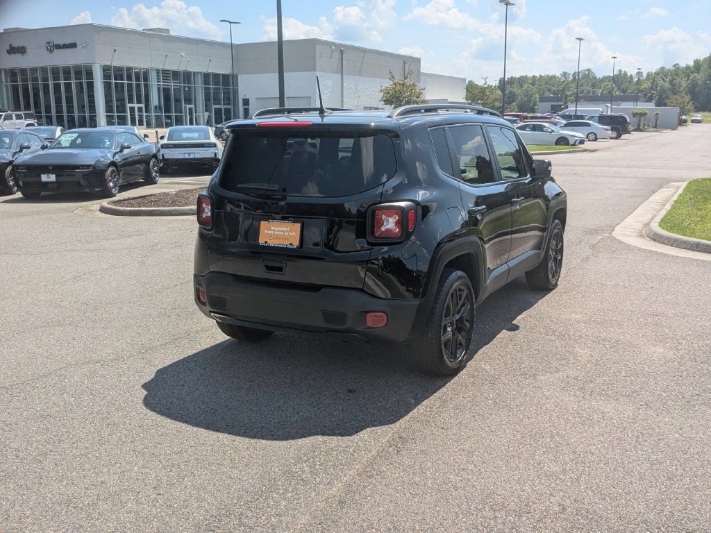 Certified 2022 Jeep Renegade Altitude w/ Convenience Group AWD/4WD image 5