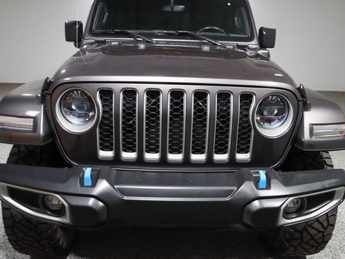 Used 2023 Jeep Wrangler Unlimited Sahara w/ Cold Weather Group AWD/4WD image 5