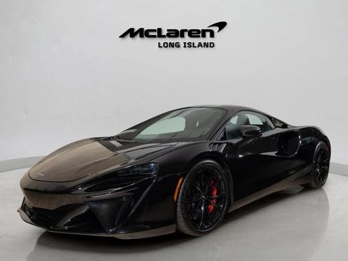 Used 2023 McLaren Artura Coupe image 2