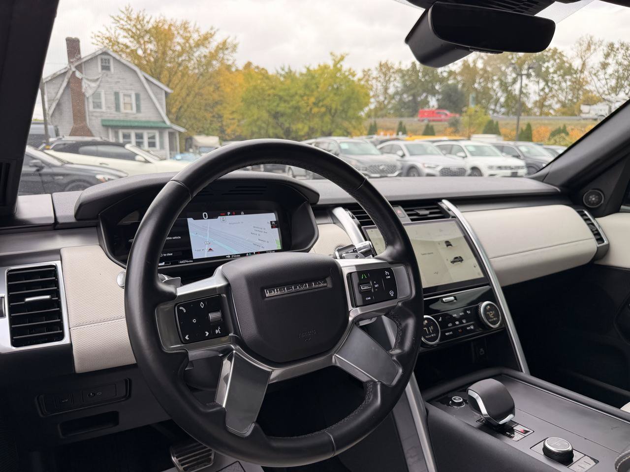 Used 2021 Land Rover Discovery S R-Dynamic AWD/4WD image 14