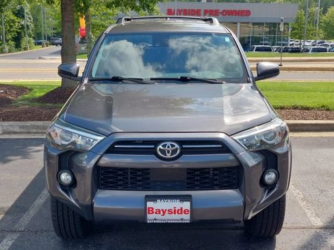 Used 2020 Toyota 4Runner SR5 AWD/4WD image 5