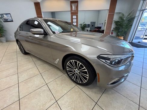 Used 2018 BMW 530i xDrive AWD/4WD image 1